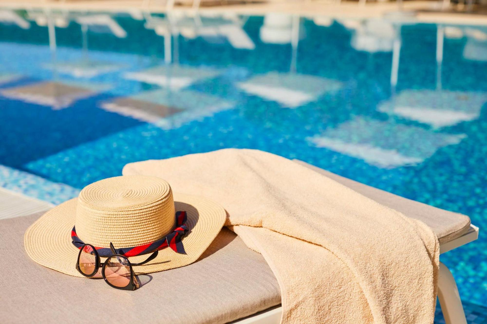 Hotel Kempinski Palace Portoroz Exterior photo A towel at a pool