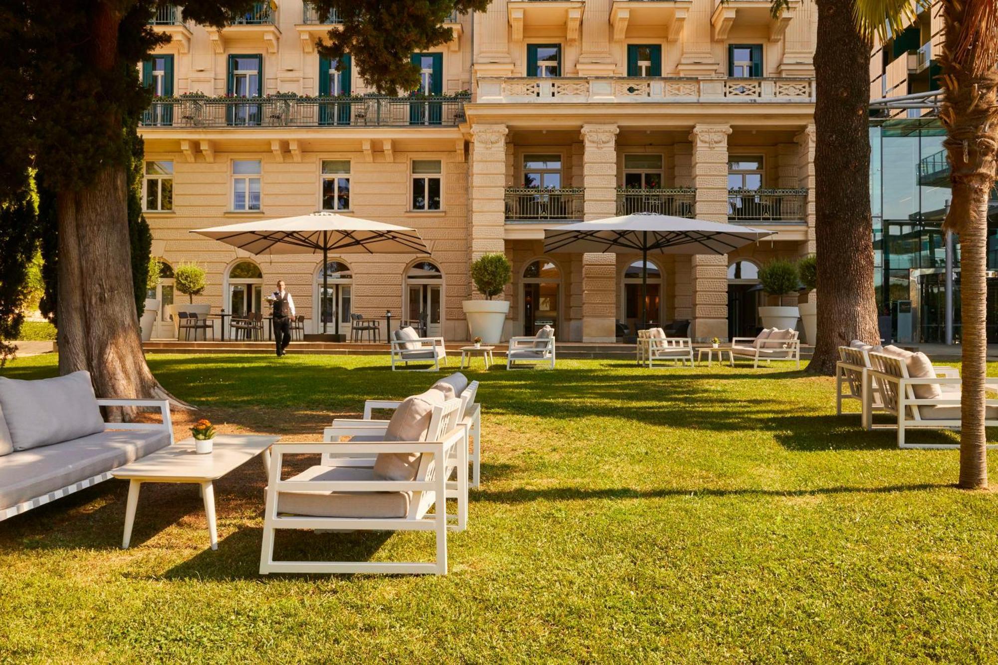 Hotel Kempinski Palace Portoroz Exterior photo The hotel's garden